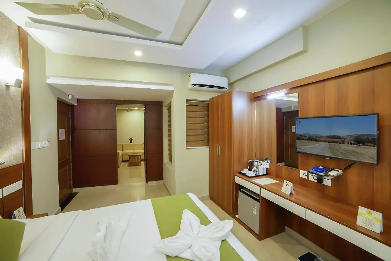 Sreepathi Indraprastha Hotel Guruvayur 4*,  India