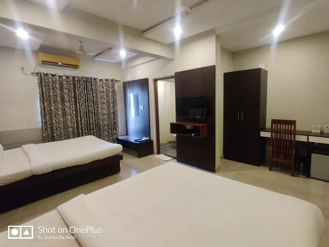 Sreepathi Indraprastha Hotel Guruvayur India